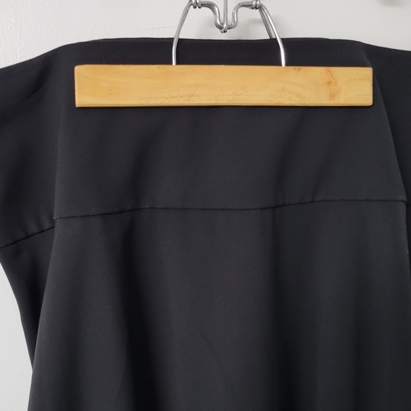 Ann Taylor Handkerchief Hem Black Knit Flare Skirt Size Medium - Picture 4 of 7